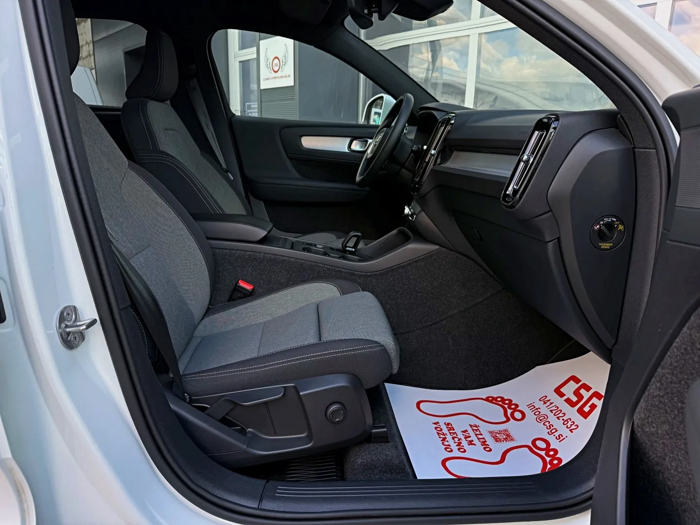 Zunanja slika - Volvo XC40 - B3P Nordic Core Avt. - 11