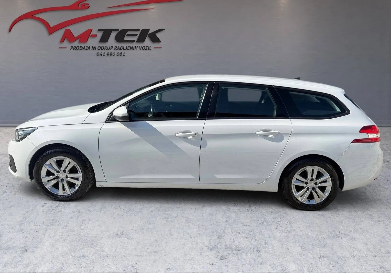 Notranja slika - Peugeot 308 - 1.2 PureTech 130 PLIN ... - 7