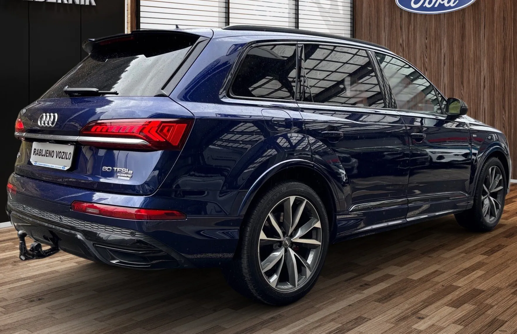 Zunanja slika - Audi Q7 - 60 TFSI e QUATTRO 3.0 V6 456 PS 3XS-Line-SOH 97.2 - 4