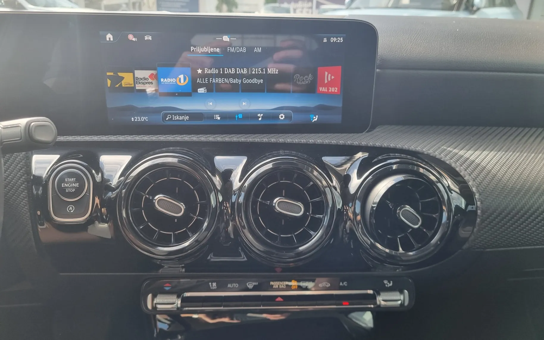 Zunanja slika - Mercedes-Benz A-Razred - A180 MHEV - AVTOMATIK-DAB-KAMERA-NAVIGACIJA - 5