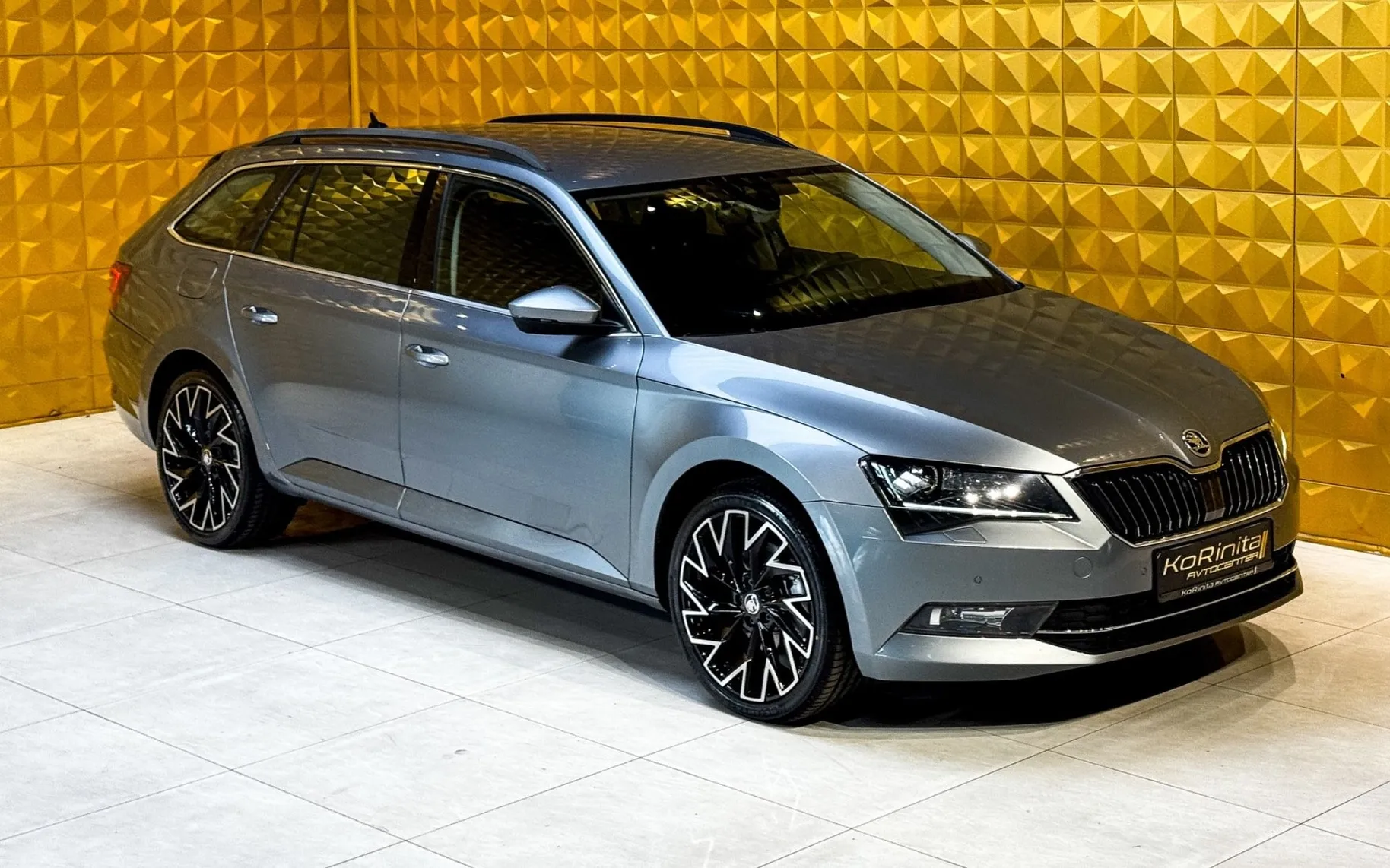 Zunanja slika - Škoda Superb - 2.0 TDI 4X4-MEMORY-GRETJE-Bi XENON - 2