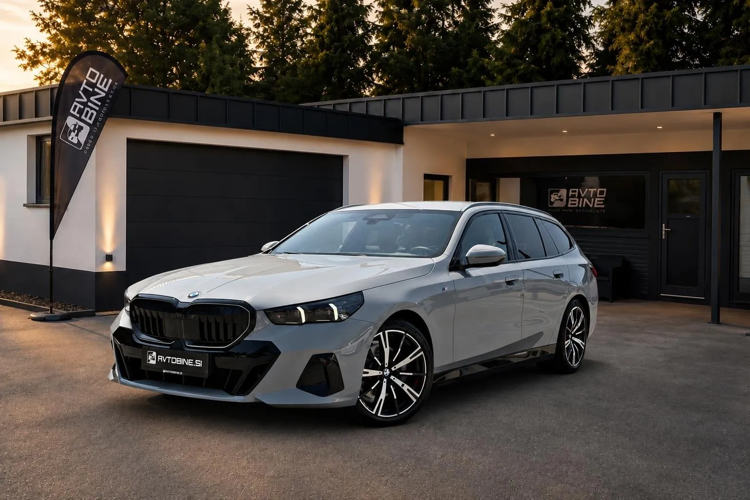 Zunanja slika - BMW serija 5 Touring: - 520d XDRIVE•NARDO GREY•M PAKET PRO•KOT NOV•GARAN - 3
