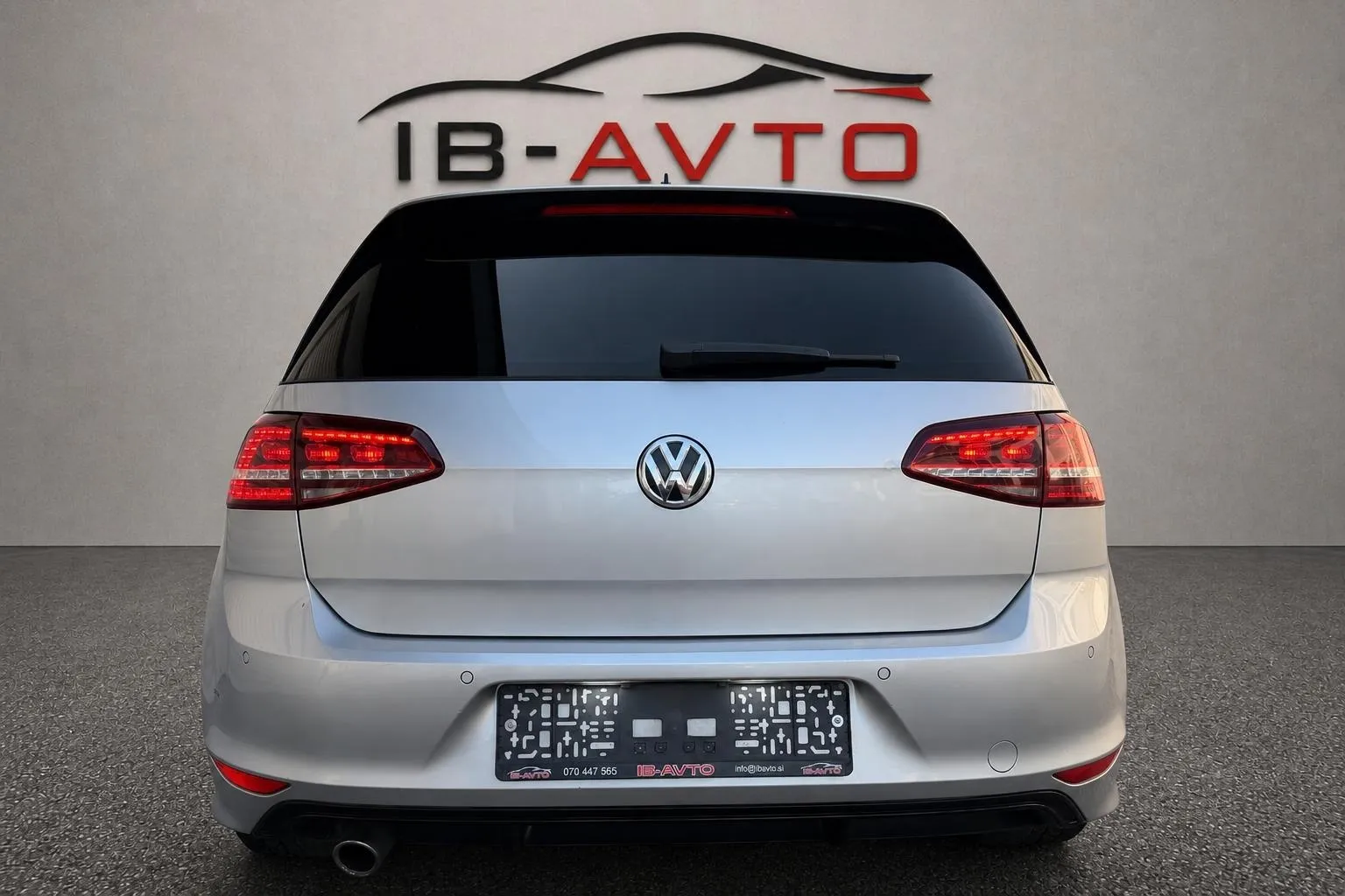 Zunanja slika - Volkswagen Golf - 1.6 TDI R-Line - 4