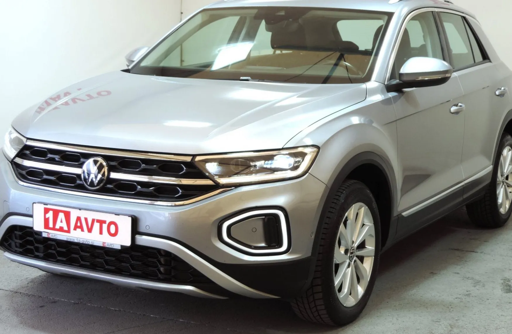 Zunanja slika - Volkswagen T-Roc - 1.5 TSI BMT Style DSG ACC-LED-KAMERA - 1