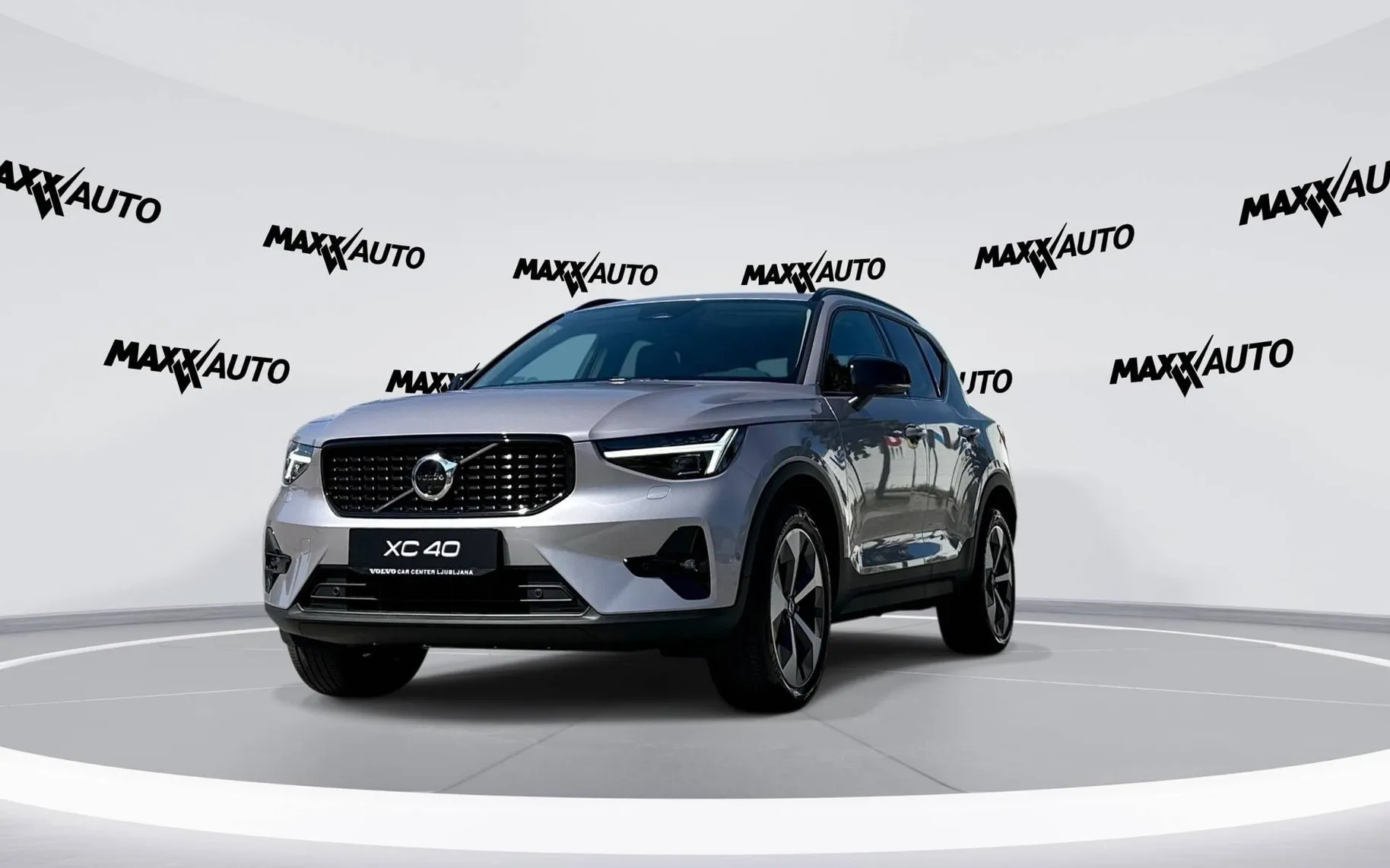 Zunanja slika - Volvo XC40 - B4P Ultra Dark Avt. - 1