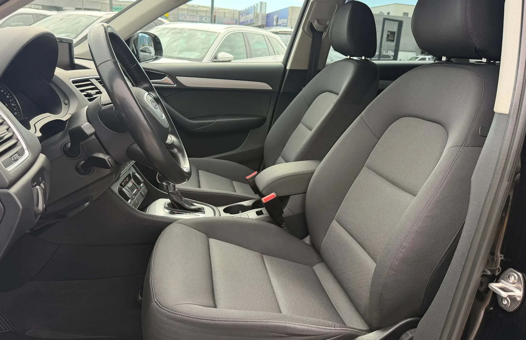 Zunanja slika - Audi Q3 - 2.0 TDI S-TRONIC-NAVIGACIJA-TEMPOMAT-LED-PDC-ALU - 9