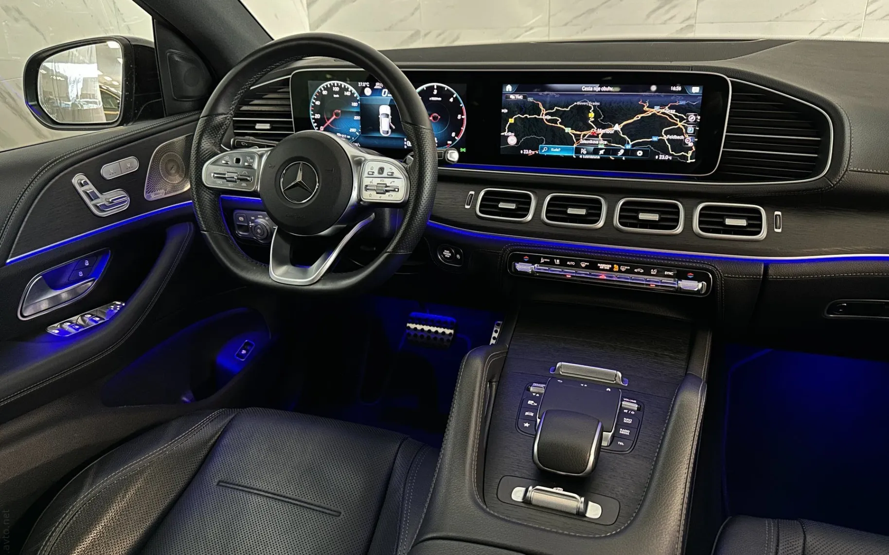 Notranja slika - Mercedes-Benz GLE coupe - 400d|4Matic|AMG|Pano|Zračno|ACC|Hlajenje|360K| - 10