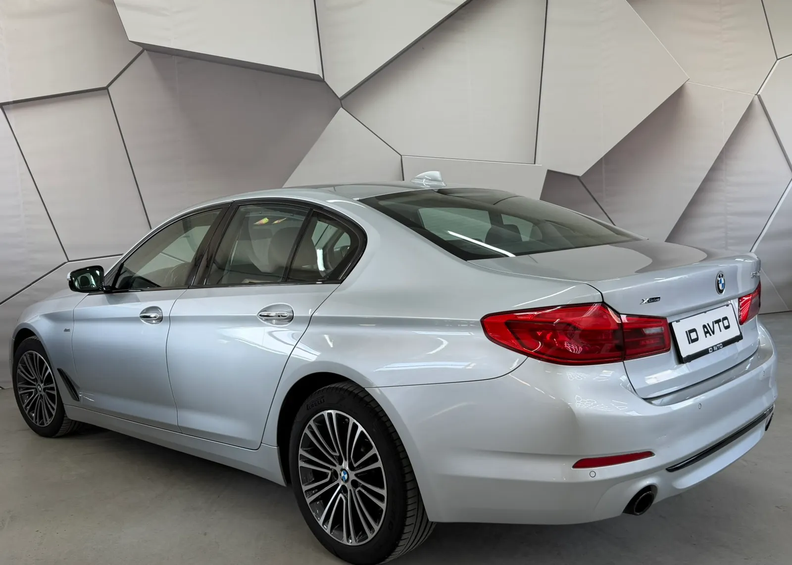 Zunanja slika - BMW Serija 5 - 520d xDrive Avt. - 2