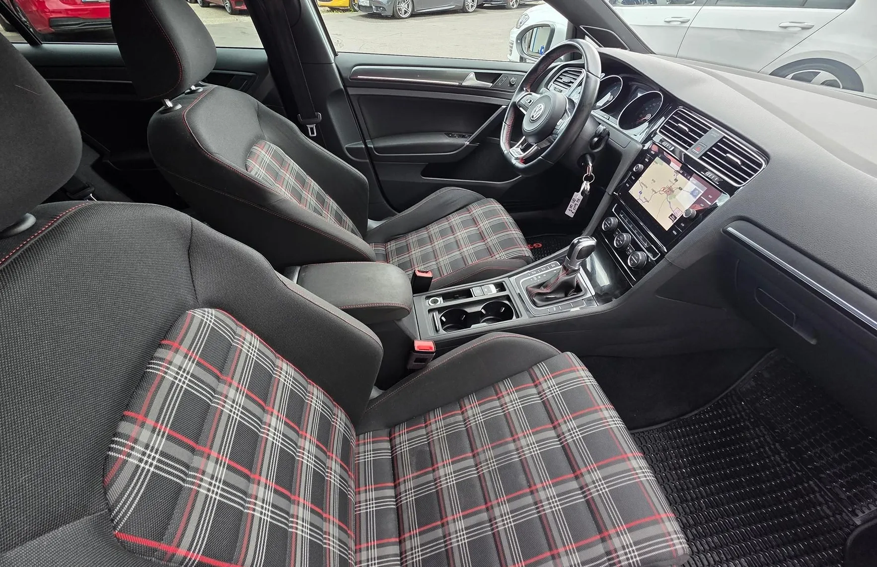 Zunanja slika - Volkswagen Golf - 2.0 GTI BMT DSG LED-ALU-GRETJE SEDEŽEV-NAVI - 10