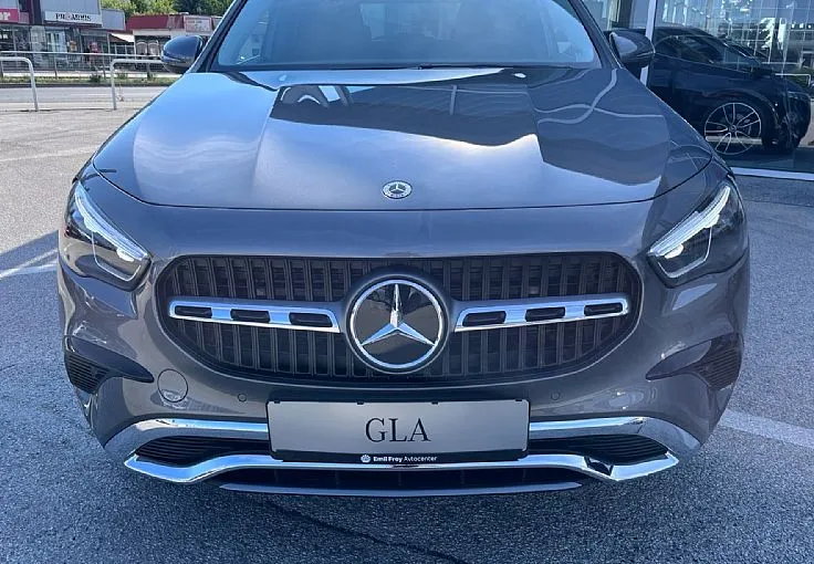 Zunanja slika - Mercedes-Benz GLA-Razred - 180 Progressive Avt. - 2