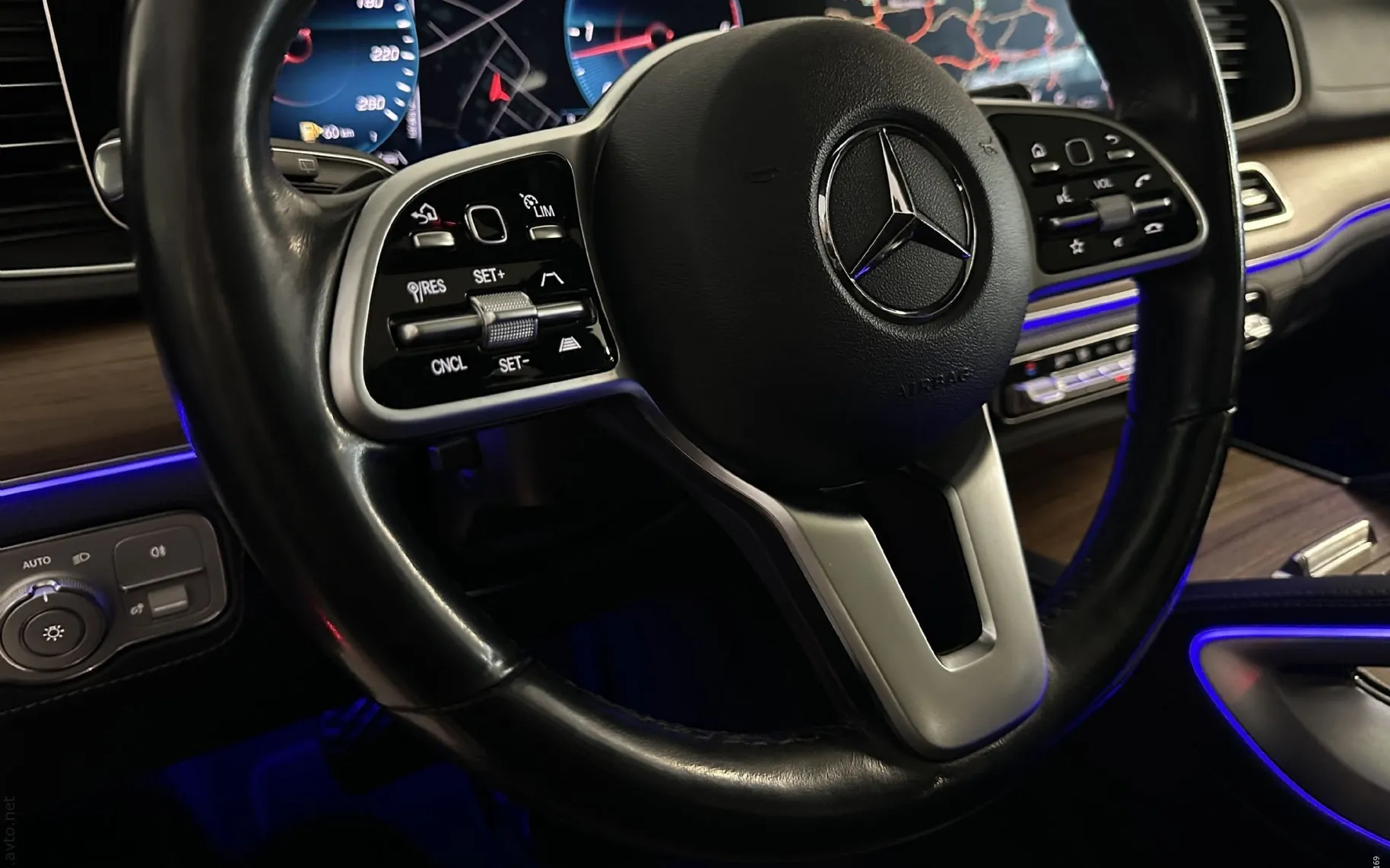 Notranja slika - Mercedes-Benz GLE-Razred - 350d|4Matic|AMG|SoftC|Pano|Masaža|Hlaj|360K|Klju.. - 10