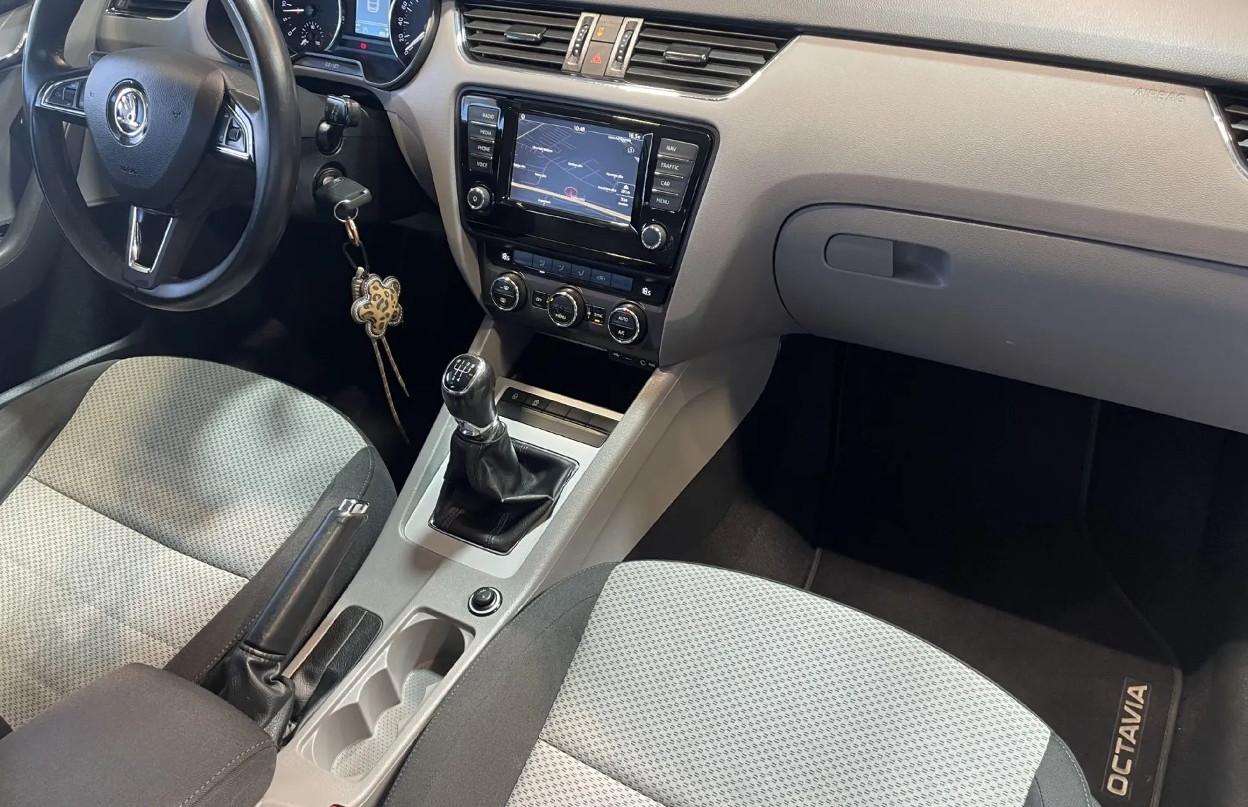 Zunanja slika - Škoda Octavia - VELIK SERVIS-NAVIGACIJA-TEMPOMAT-PDC-ALU-AVT.KLIMA - 10