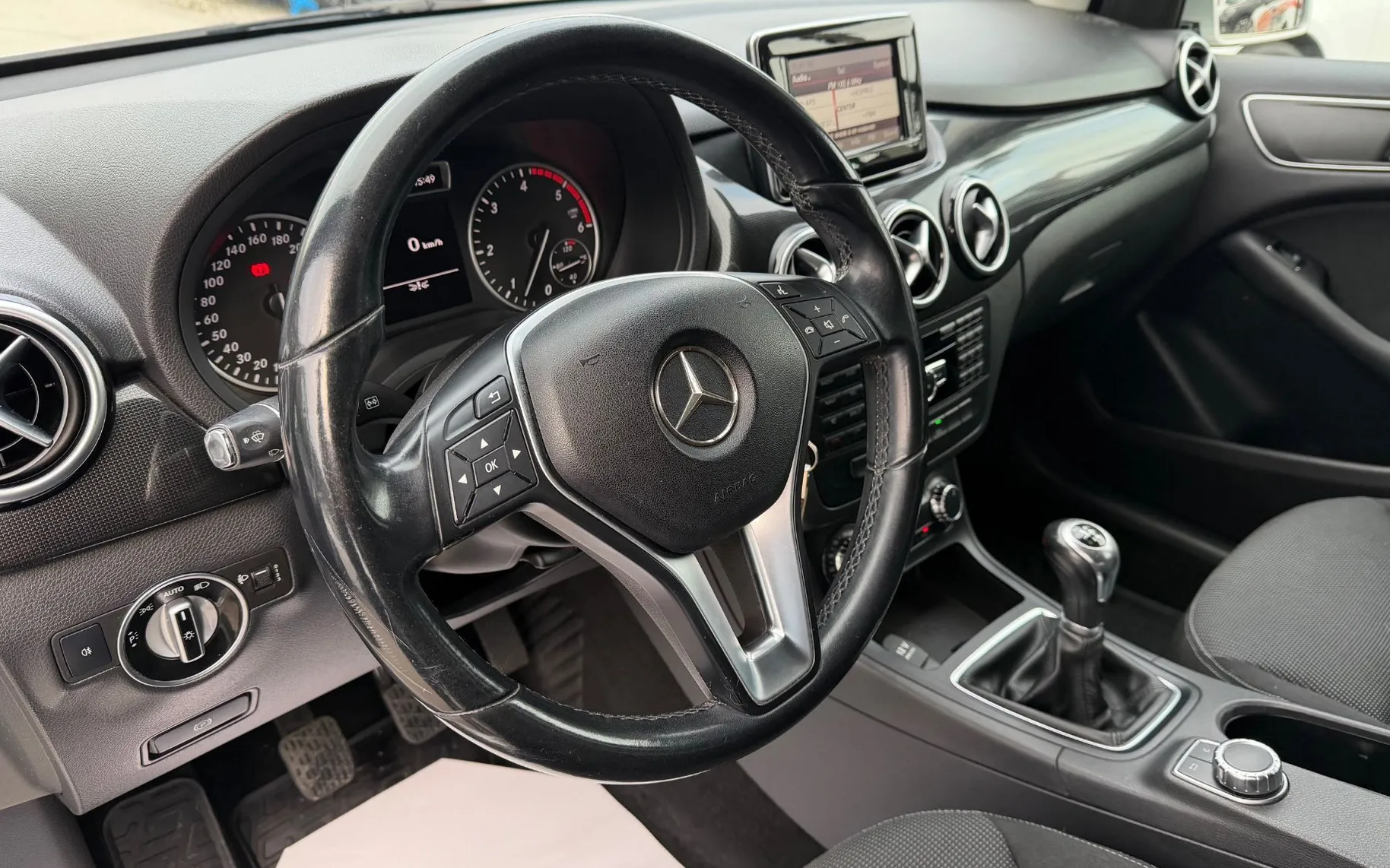 Zunanja slika - Mercedes-Benz B-Razred - B 200 CDI 2.LASTNICA KAMERA TEMPOMAT ALU 17 - 15