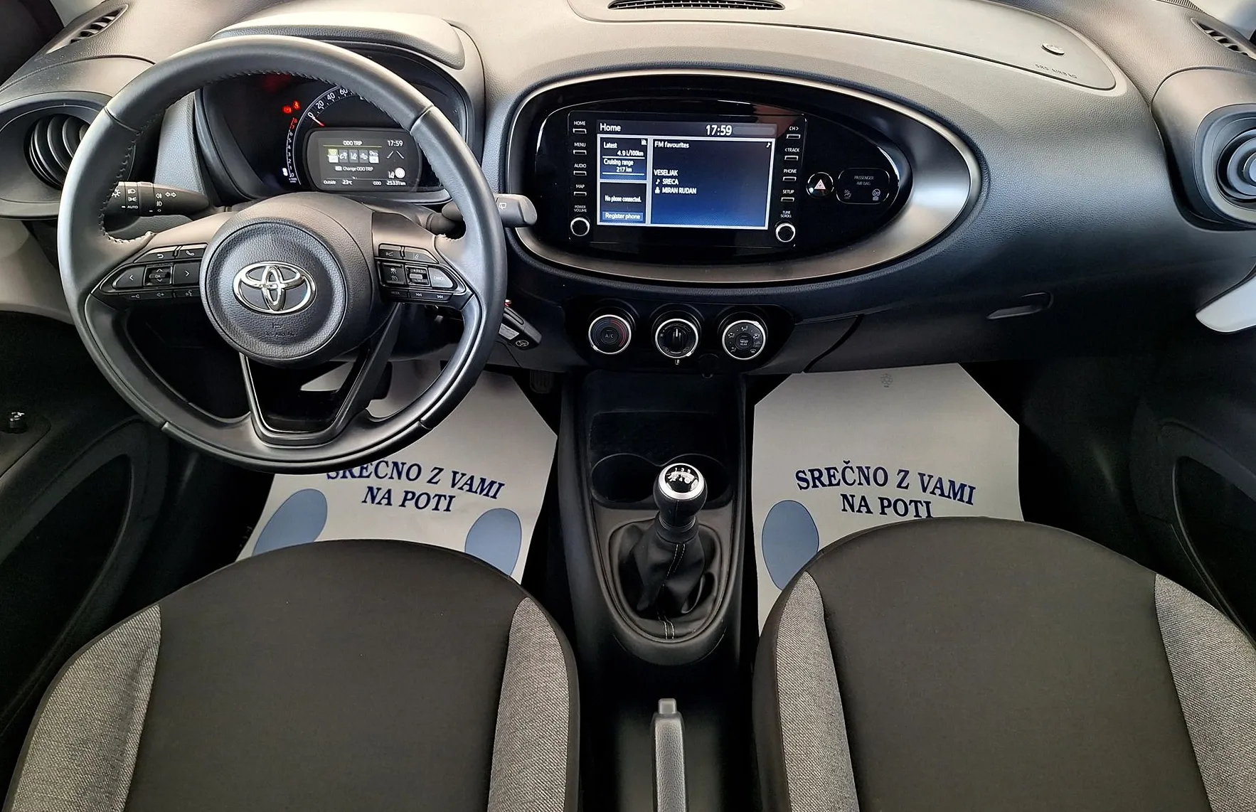 Zunanja slika - Toyota Aygo - 1.0 X-PLAY ALLOYS TOUCH •SLO•KAMERA•ACC• - 11