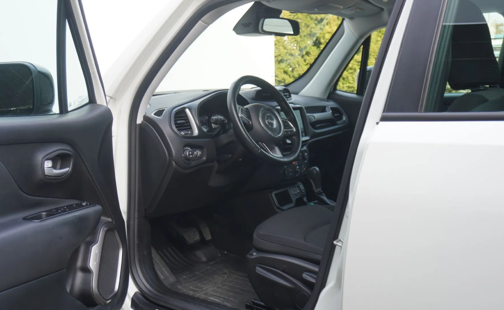 Zunanja slika - Jeep Renegade - 1.5 T4 DCT7 e-Hybrid Altitude - 6