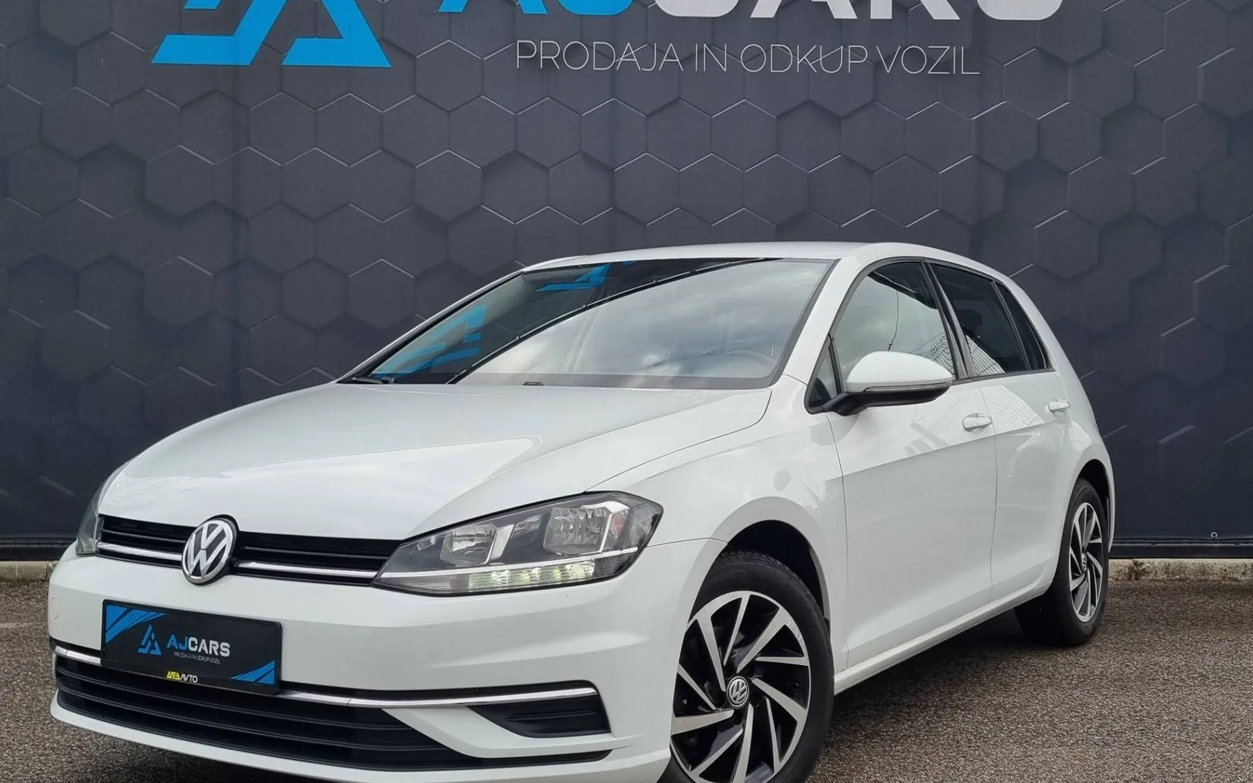 Zunanja slika - VW Golf - 1.0 TSI Comfortline DSG-NAVI-Kamera-Tempomatt - 1