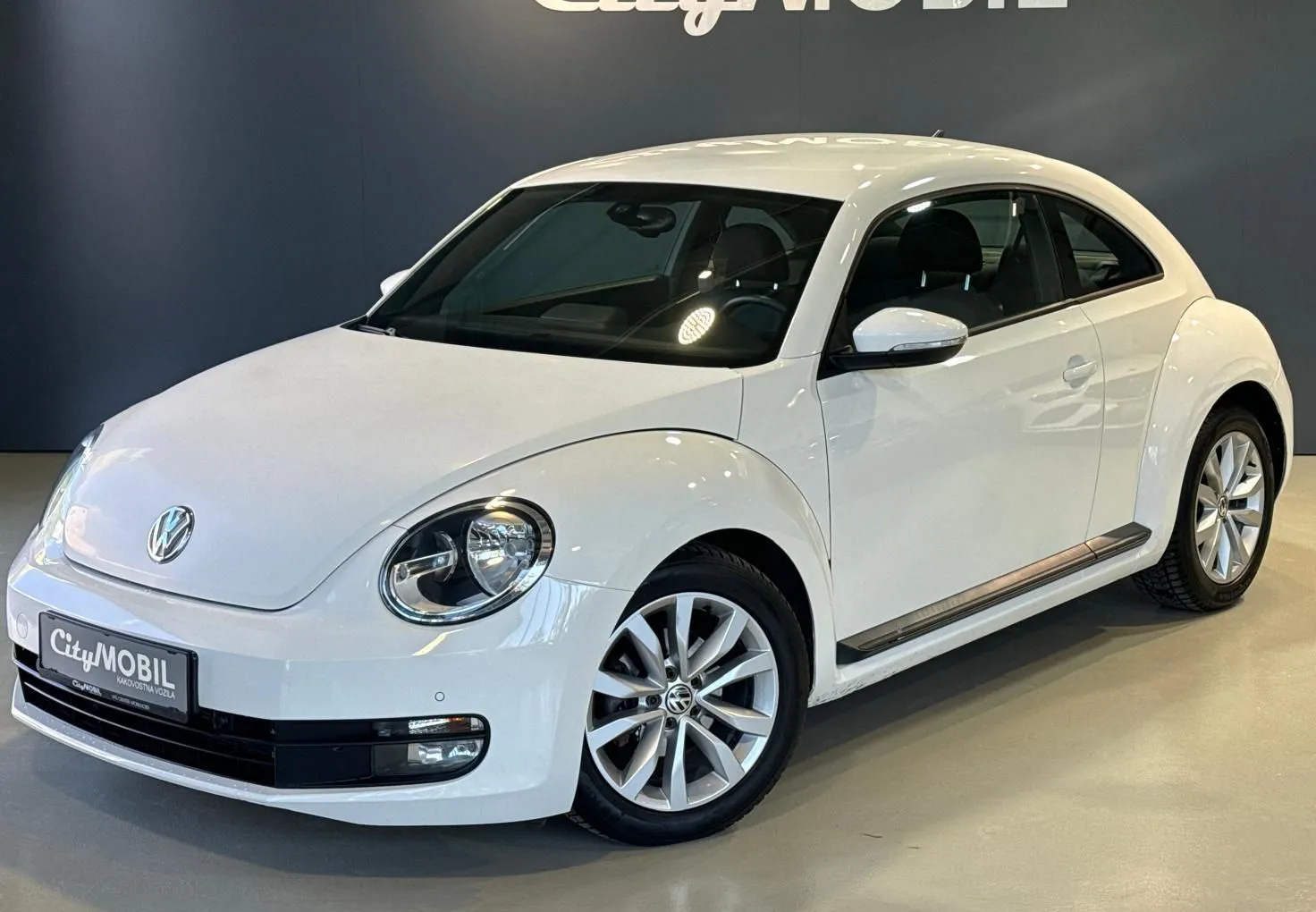 Zunanja slika - VW Beetle - NAVIGACIJA-TEMPOMAT-PARK SENZORJI-MULTIFUNKCIJA - 1