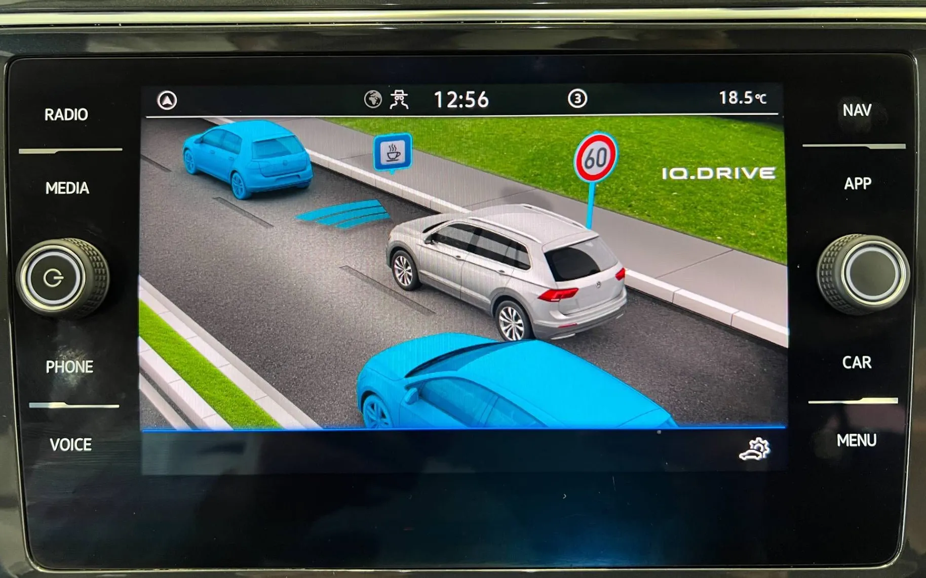 Zunanja slika - VW Tiguan - 2.0TDI-DSG-IQ-LED-KAM-ACC-VIRTUAL-MRTVI-KOT-KEYL.. - 16