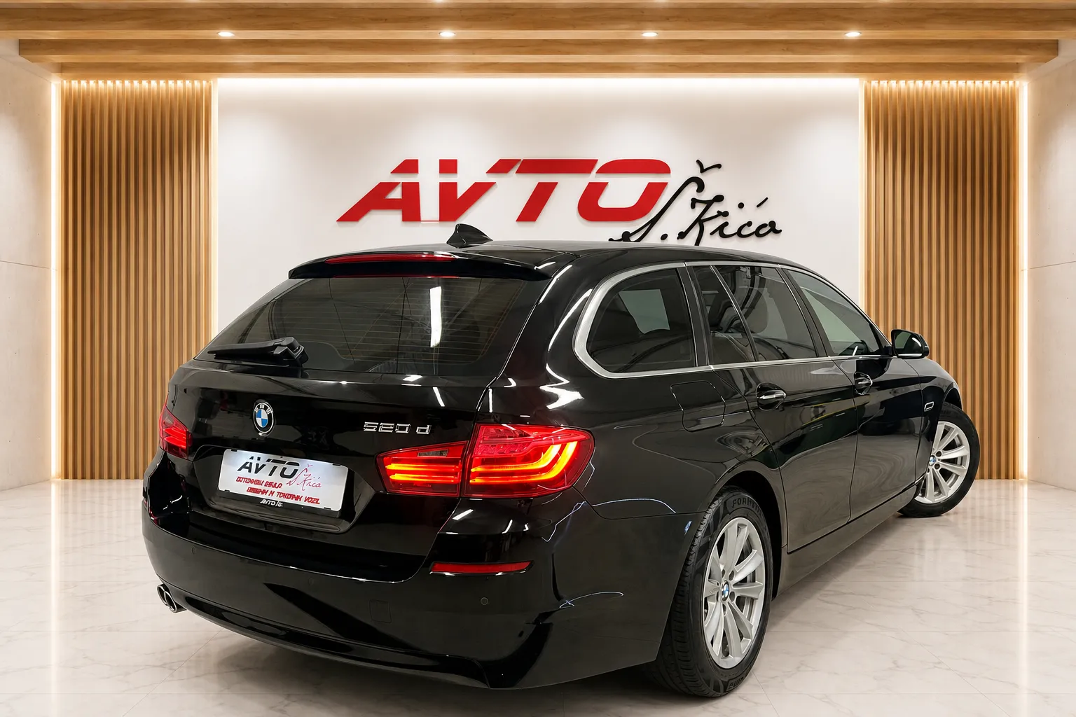 Zunanja slika - BMW serija 5 Touring: - 520d-BI-XENON-TEMPOMAT-SOFT CLOSE-PDC... - 4