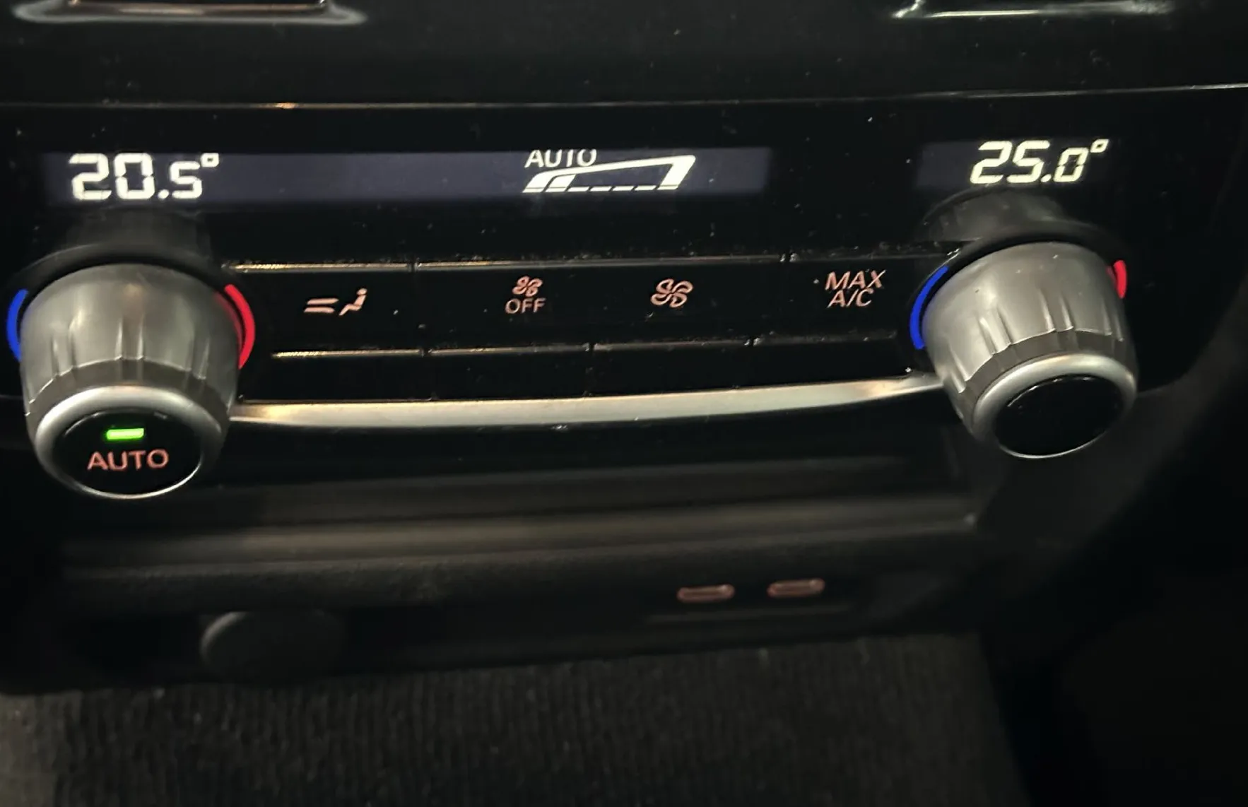 Zunanja slika - BMW Serija 5 - Touring: 530e  Avt.M Sport.4X4.NEMŠKI+4ALU.KAMERA.LED.AC - 35