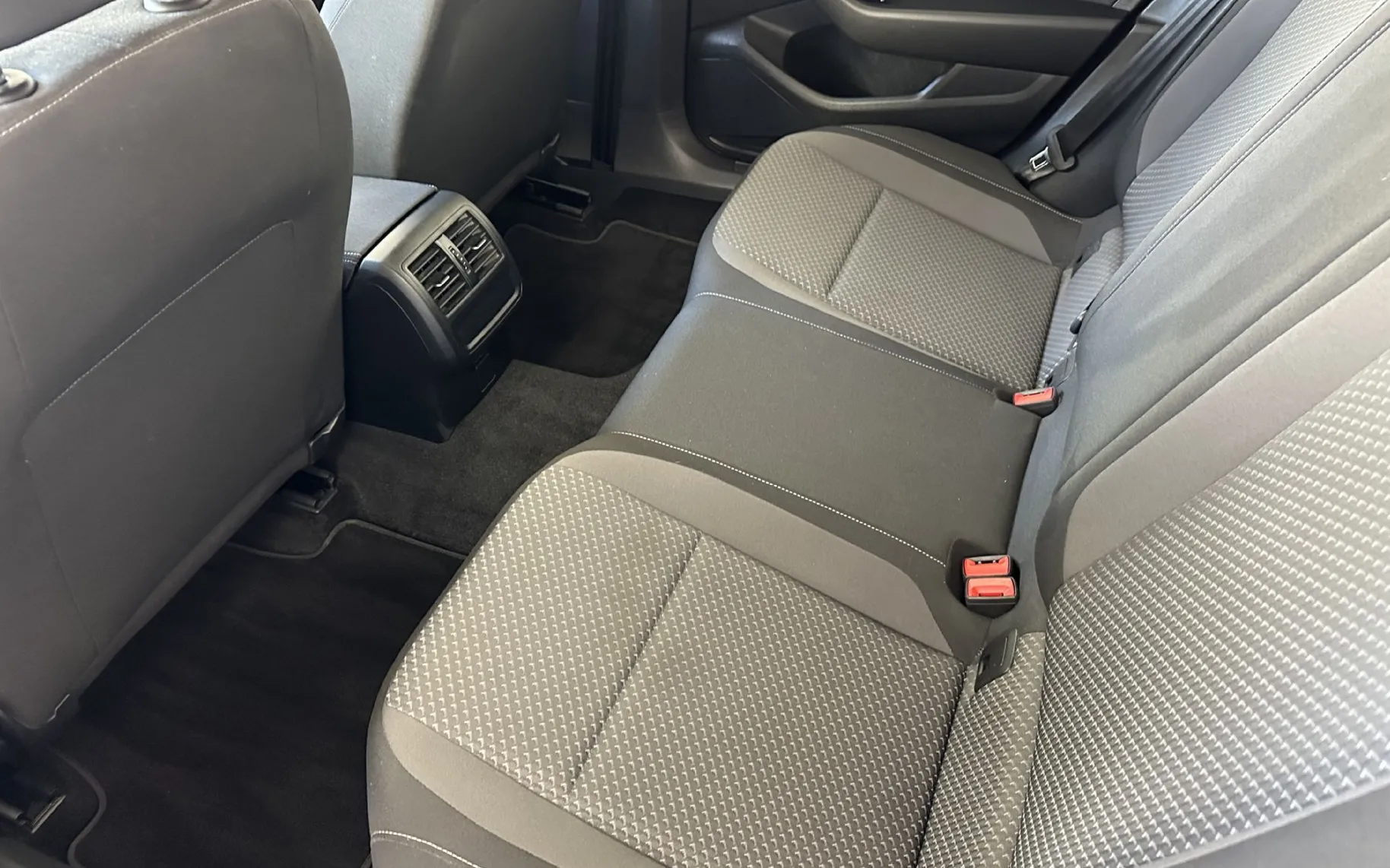 Zunanja slika - VW Passat - 2.0 TDI 110kW.LED.LIMOZINA.SAMO 120.000 KM - 7