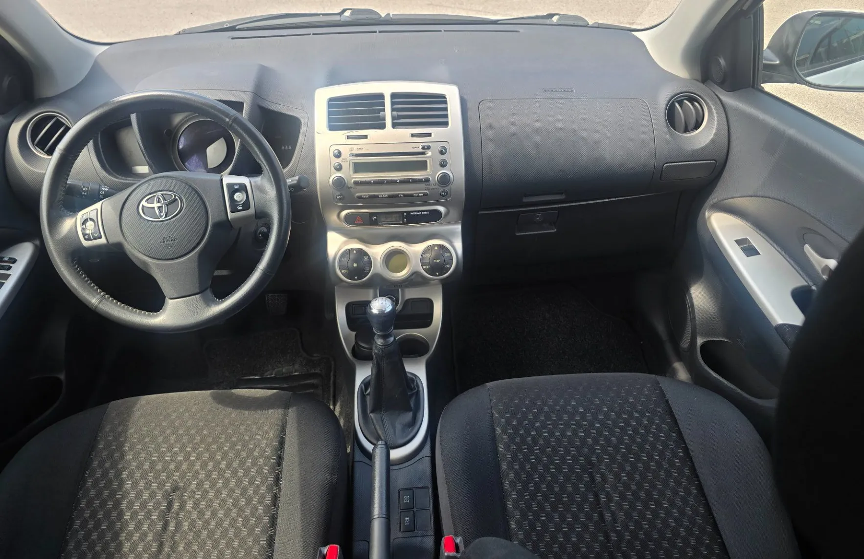 Zunanja slika - Toyota Urban Cruiser - 1.4 D4D  4x4 - 13