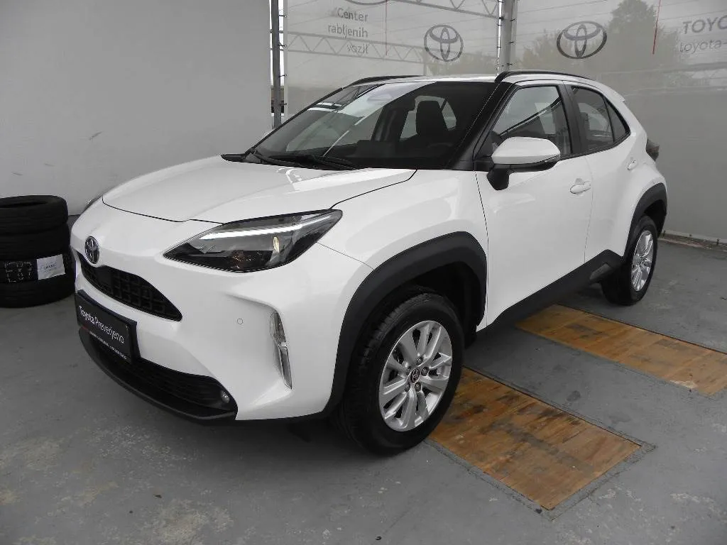 Toyota YARIS CROSS HYBRID