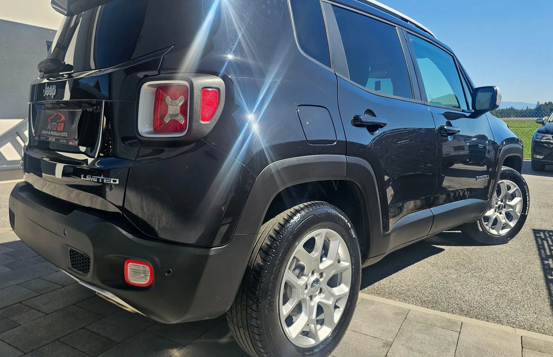 Zunanja slika - Jeep Renegade - AWD 2.0 MultiJet Limited Avt.-Le 99.000km- ODLIČEN - 11