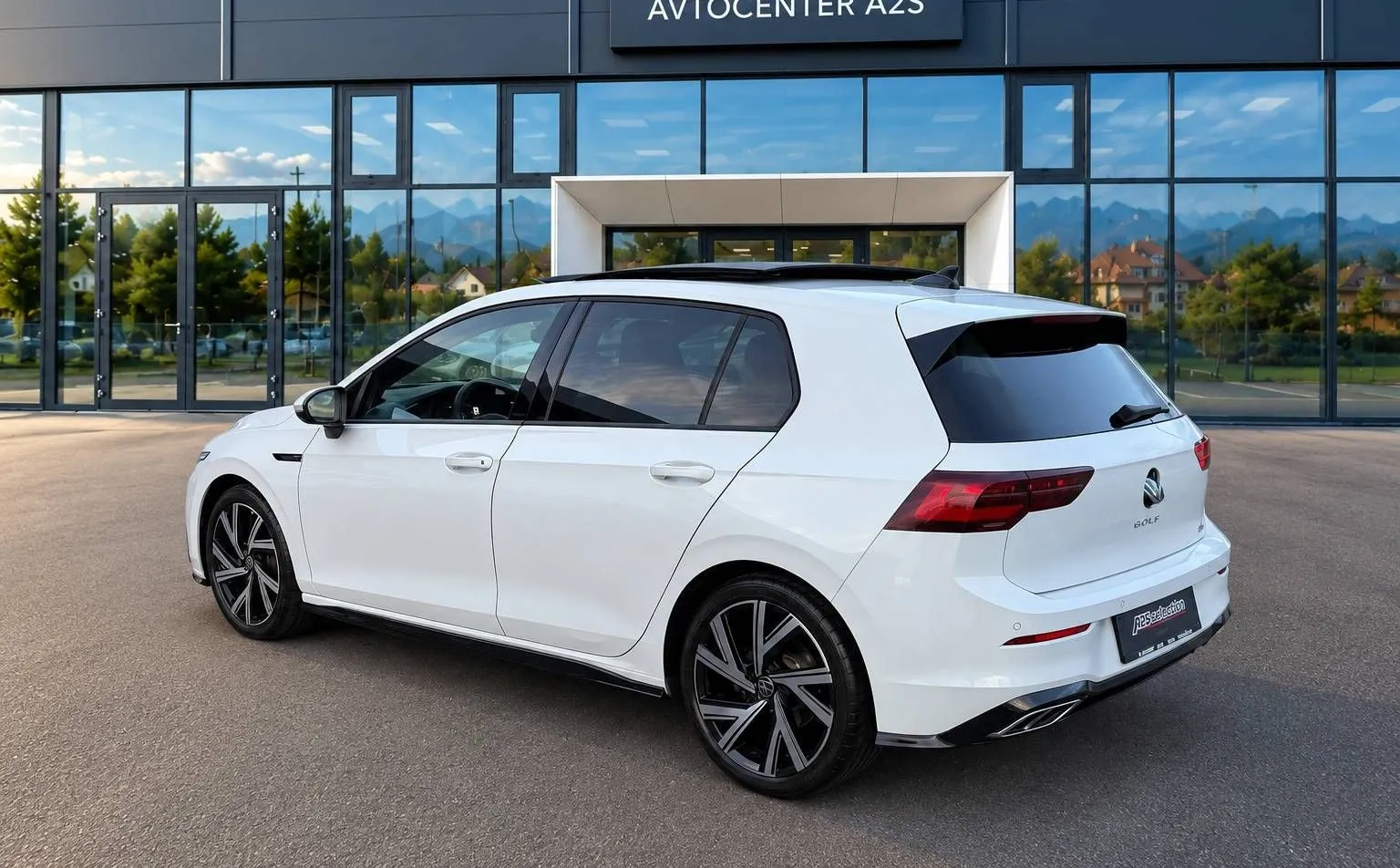Zunanja slika - Volkswagen Golf - 1.5 eTSI ACT R-Line DSG-Panorama-18 COL-IQ Light.. - 3