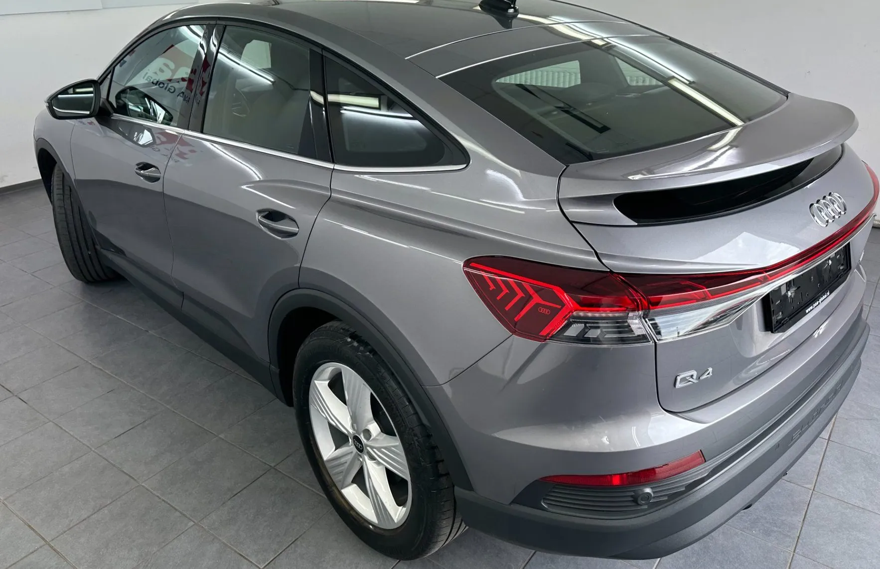 Zunanja slika - Audi Q4 - e-tron 50 e-tron quattro S Line 220kw.KAMERA.LED.USNJE - 3