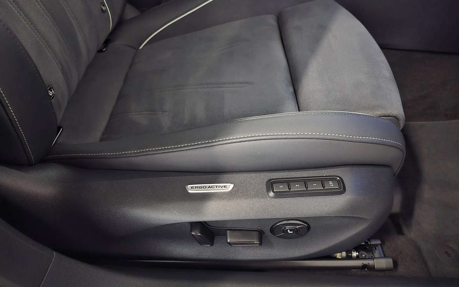 Notranja slika - Volkswagen Passat Variant - 1.5 eTSI Business DSG- LED.360kam.memory.asistence - 19