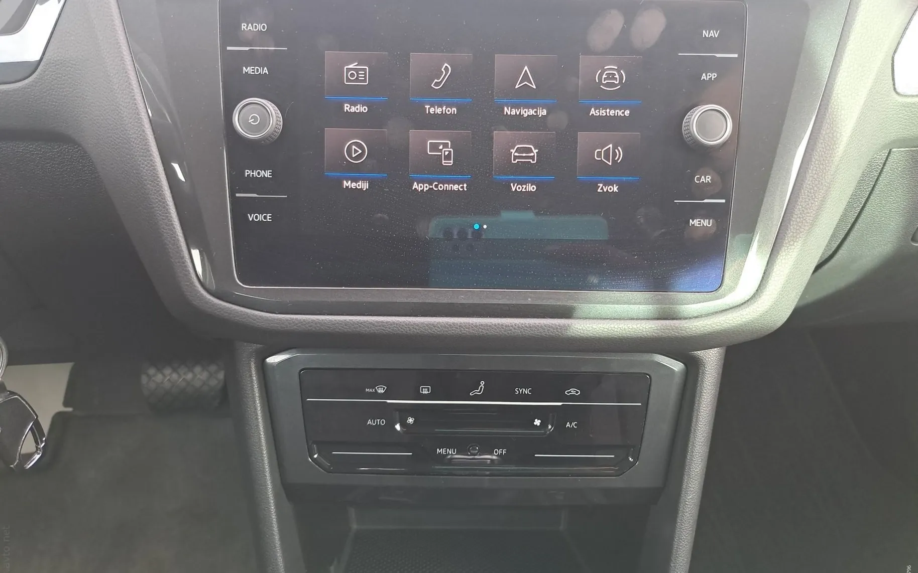 Notranja slika - Volkswagen Tiguan - 2.0 TDI 4M DSG - 9