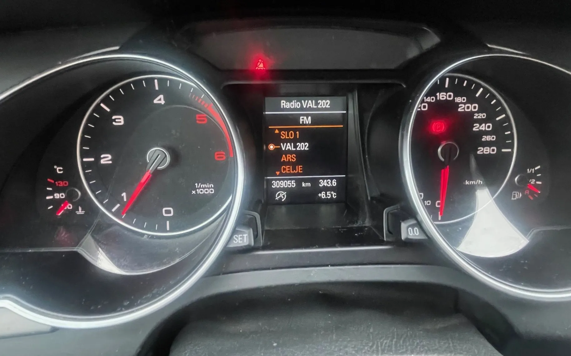 Zunanja slika - Audi A5 - Sportback  S-LINE 110 KW XSENON.PDC.NAVI.DELNO USNJE - 11