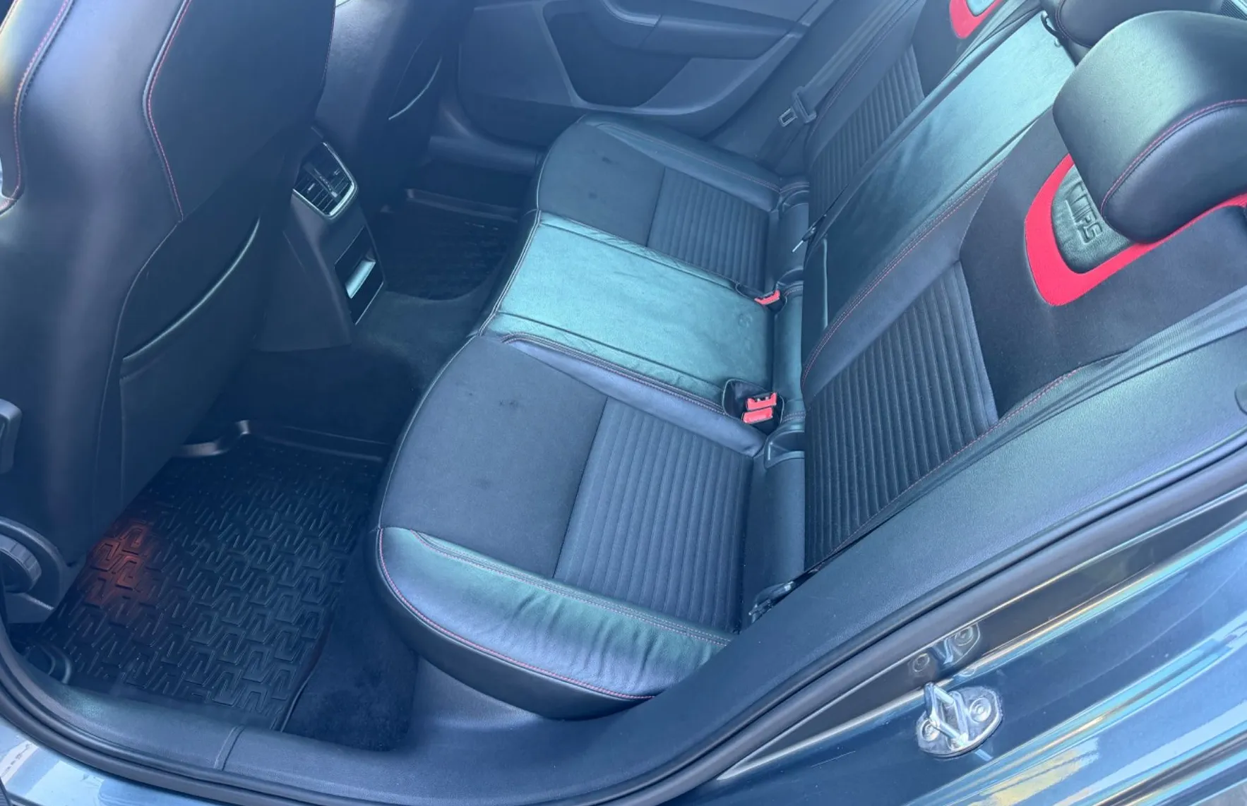 Zunanja slika - Škoda Octavia - Combi 2.0 TDI RS 184PS BI-XENON PANORAMA - 13