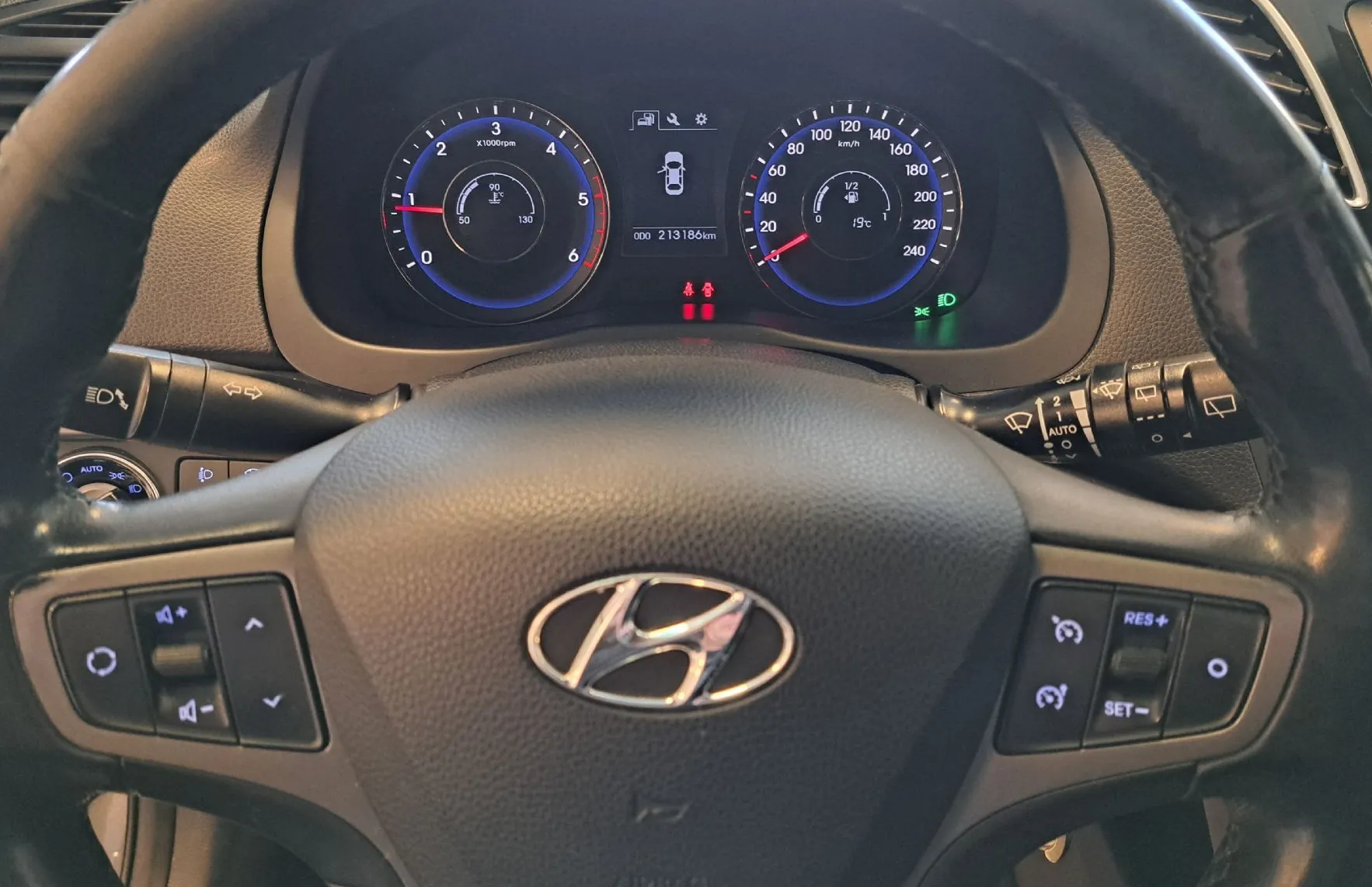 Zunanja slika - Hyundai i40 - 1.7 CRDI 85KW PREMIUM - LED NAVI HITRI KREDIT - - 12