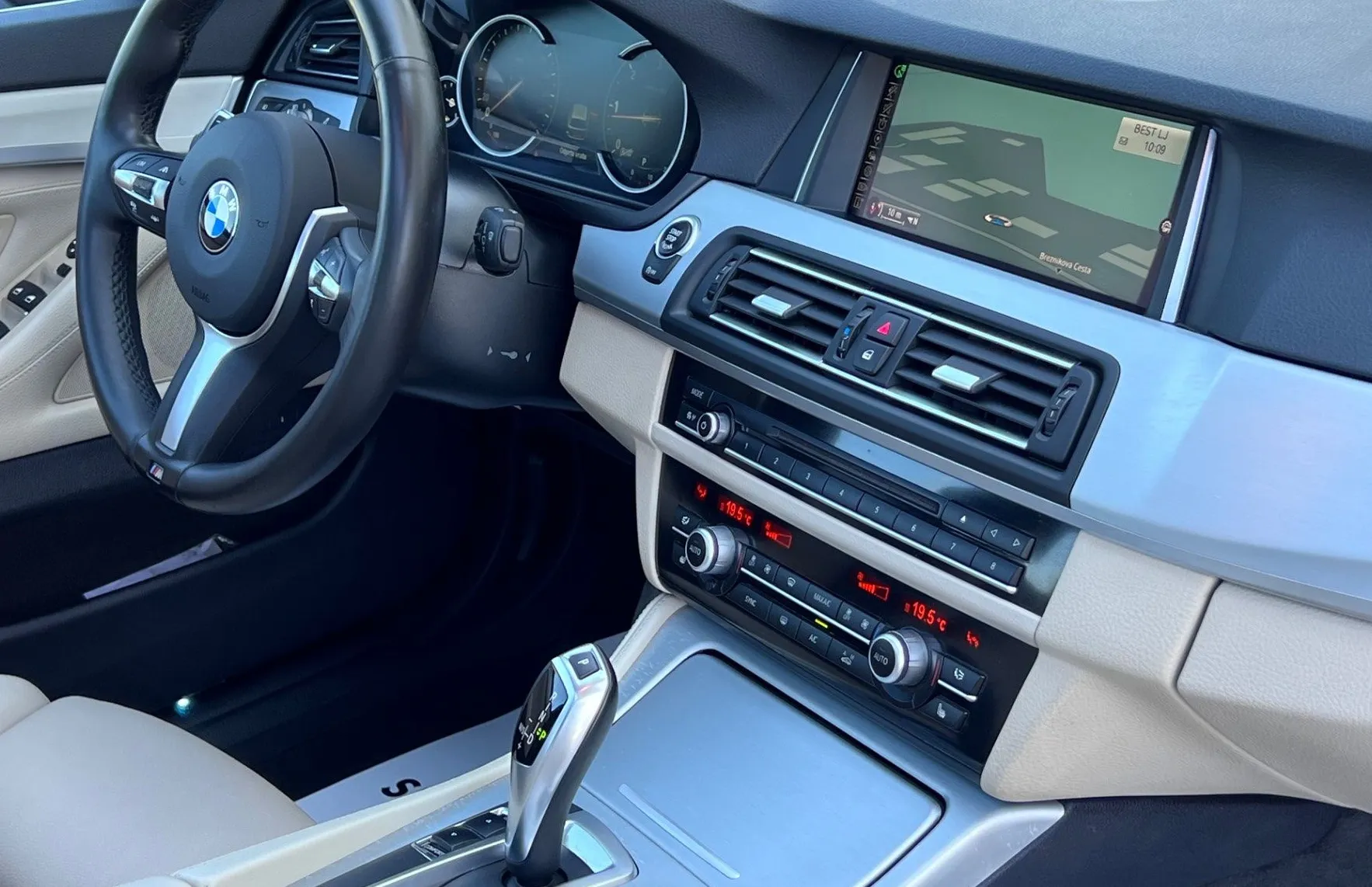 Zunanja slika - BMW Serija 5 - Touring: 520d+M OPTIC+LED+19col+VIRTUAL+F1+MEMORY... - 17