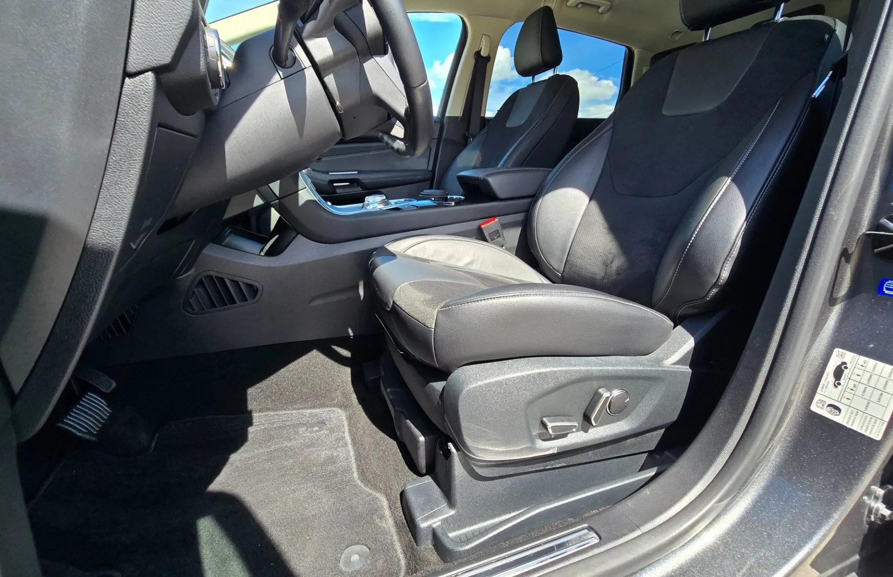Zunanja slika - Ford S-MAX - 2.0 EcoBlue Titanium Automatic - 14