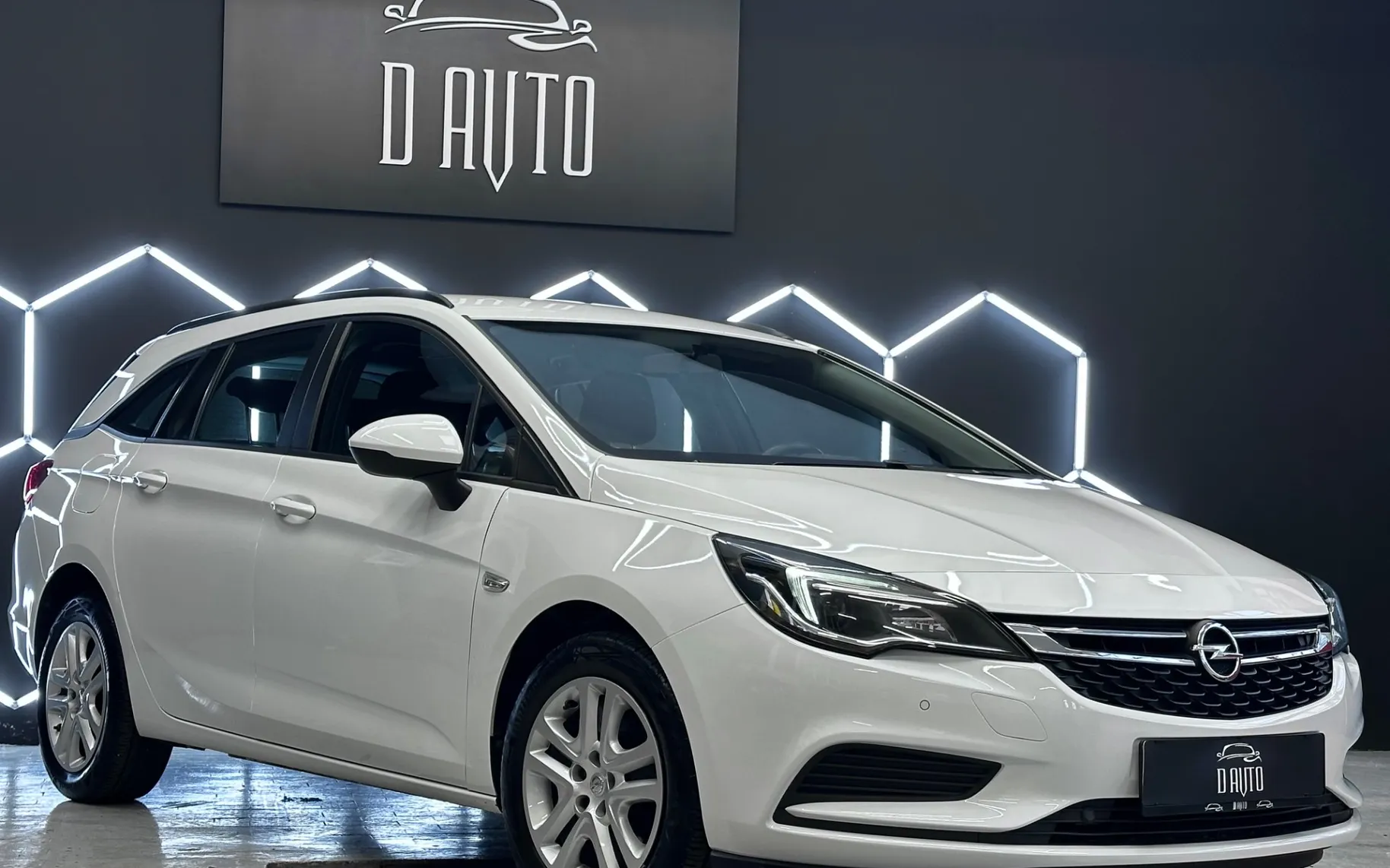 Zunanja slika - Opel Astra - Sports Tourer 1.6 CDTI VELIKA NAVI+KAMERA+GR.SEDEŽ - 3
