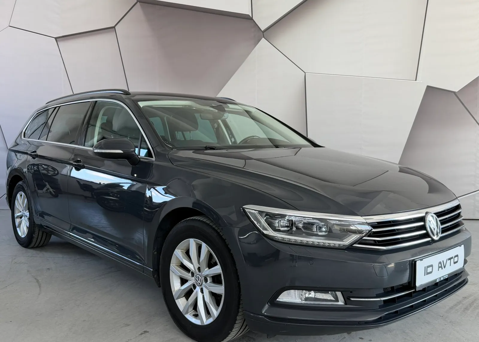 Zunanja slika - Volkswagen Passat - Variant 2,0 TDI BMT Connect DSG - 1