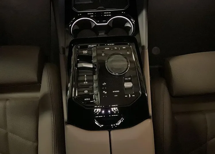 Zunanja slika - BMW i5 - eDrive40  AT - 13