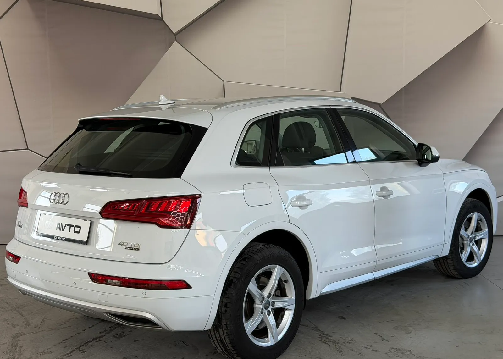 Zunanja slika - Audi Q5 - quattro 2,0 TDI Sport S tronic - 3