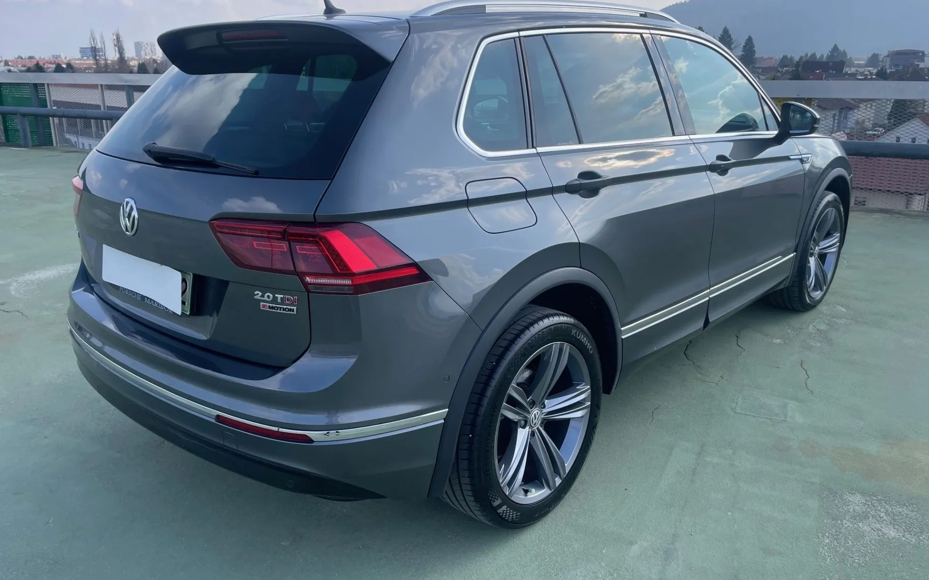Zunanja slika - VW Tiguan - R-LINE 140 KW 4X4 LED.NAVI.KAMERA.USNJE.2XPDC - 3
