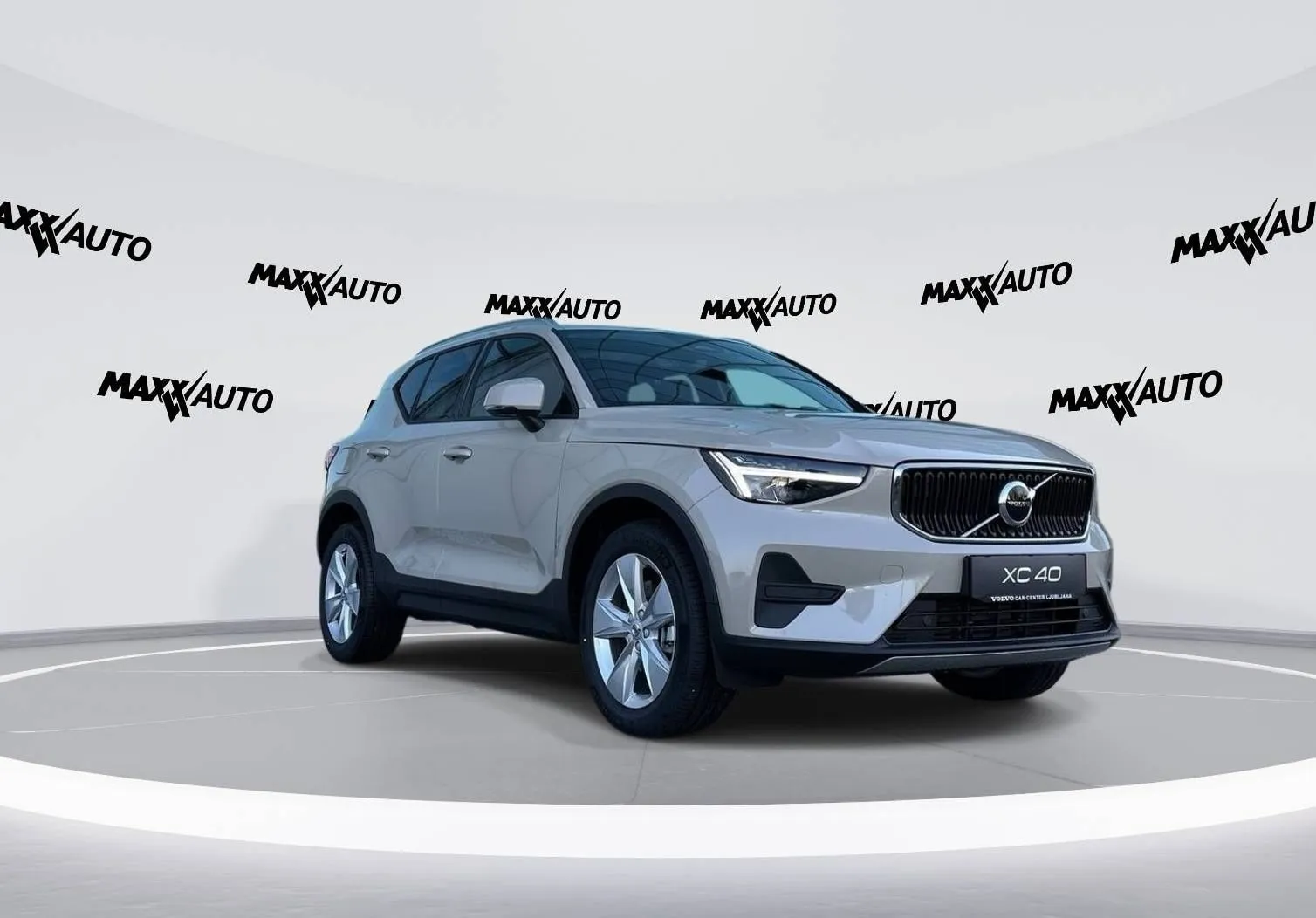 Zunanja slika - Volvo XC40 - B3 P Core AT DCT 3 leta garancije + 3 servisi... - 3