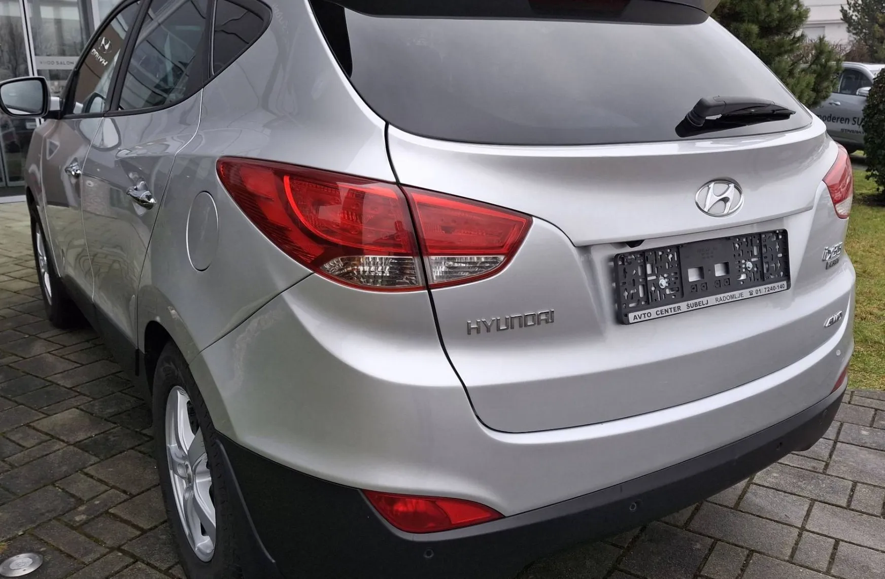 Zunanja slika - Hyundai ix35 - 2.0 CRDI Premium 4WD... - 6
