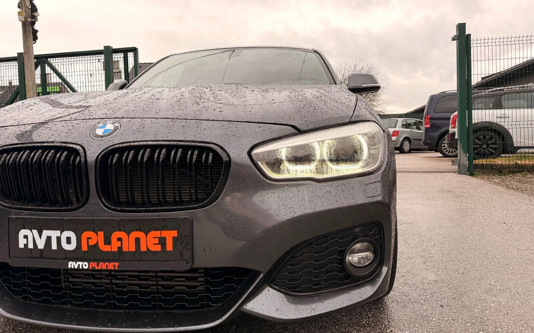 Zunanja slika - BMW Serija 1 - : 118i M Sport Shadow 1.LASTNIK FULL LED ALU17 - 10