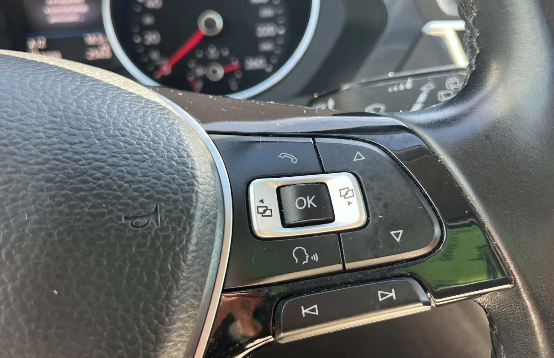 Zunanja slika - VW Tiguan - 2.0 TDI BMT Comfort Edition LED. NAVI. VZR. KAM. - 16