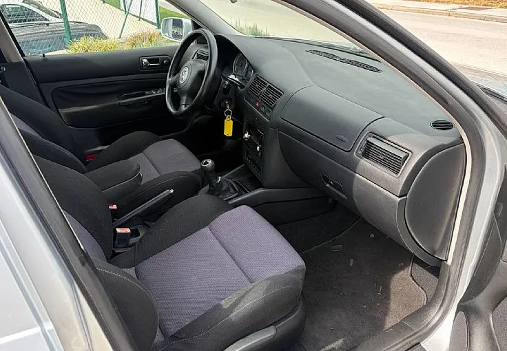 Zunanja slika - Volkswagen Golf - Basis 1.6 ZELO LEPO OHRANJEN - 10