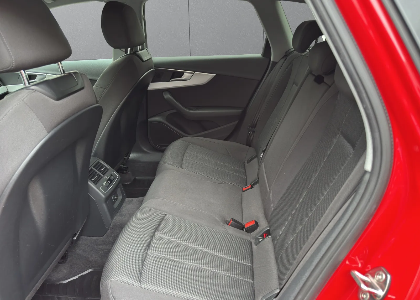 Zunanja slika - Audi A4 - Avant 2.0 TDI Quattro S tronic - 15