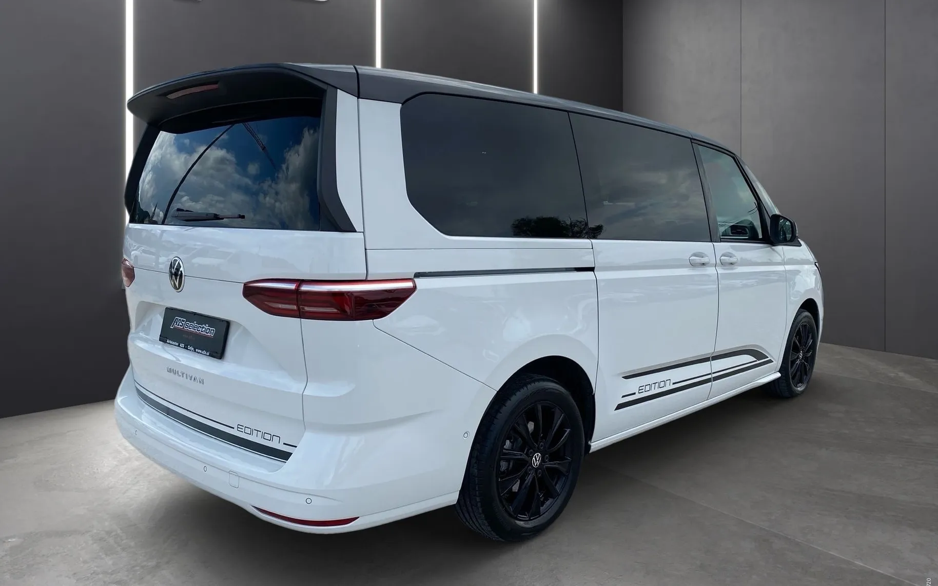 Zunanja slika - Volkswagen Multivan - 2.0 TDI DSG Life EDITION - 3