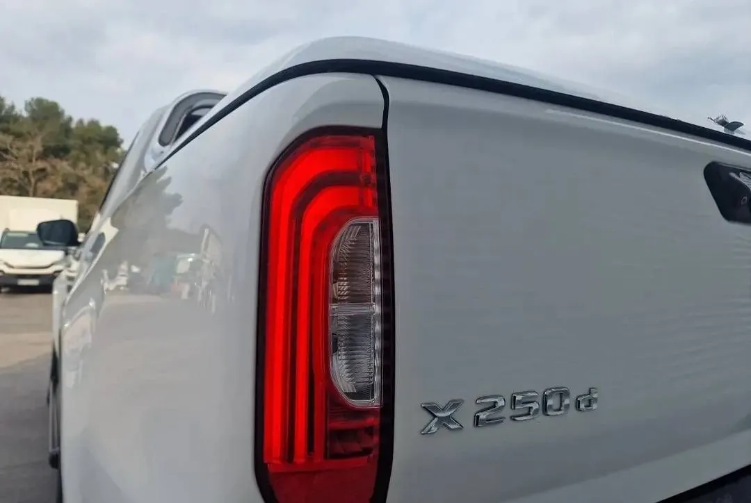 Zunanja slika - Mercedes-Benz X-Razred - 250cdi 4-MATIC VELIKO OPREME 1.LASTNIK KUP. V SLO. - 3